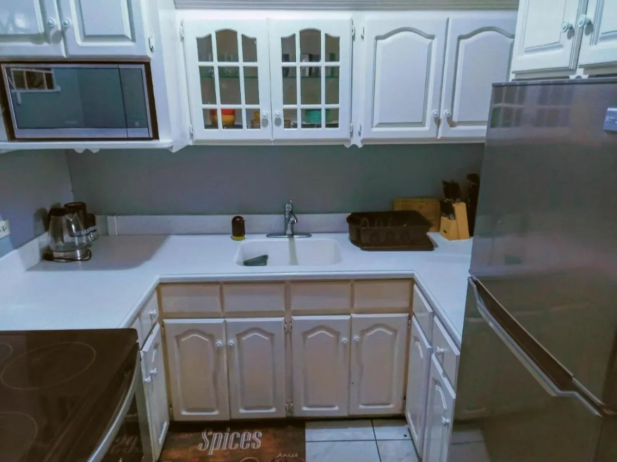 Crystoural Apartment Liguanea Sovereign Apt - 2 Bedrooms, 3 Beds, Host 4 Guest- Kingston! Jamaica