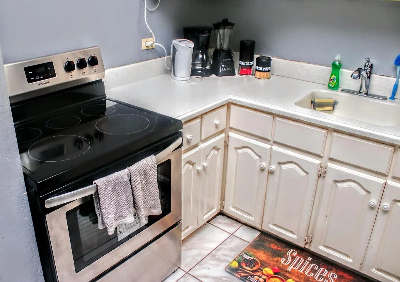 Crystoural Apartment Liguanea Sovereign Apt - 2 Bedrooms, 3 Beds, Host 4 Guest- Kingston!