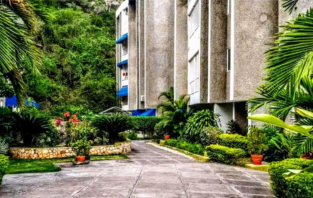 Crystoural Apartment Liguanea Sovereign Apt - 2 Bedrooms, 3 Beds, Host 4 Guest- Kingston!  Kingston