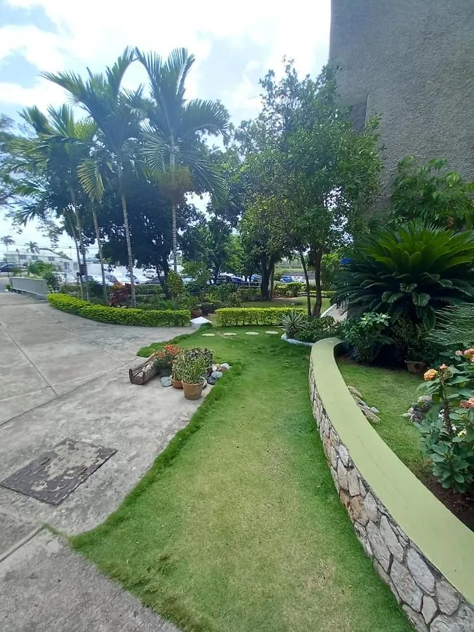 Crystoural Apartment Liguanea Sovereign Apt - 2 Bedrooms, 3 Beds, Host 4 Guest- Kingston!